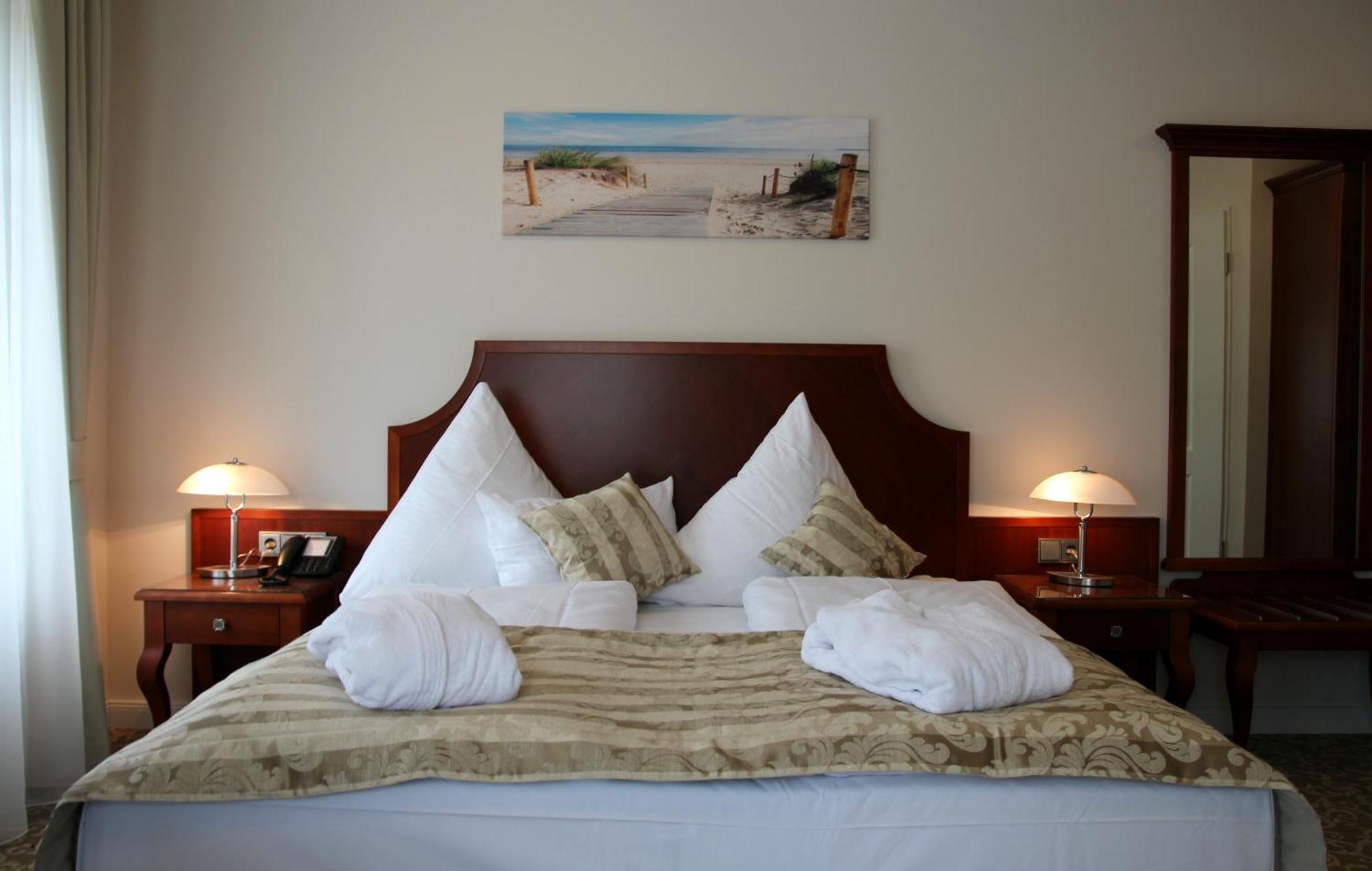 Avalon Hotel Bellevue Fehmarn Bagian luar foto